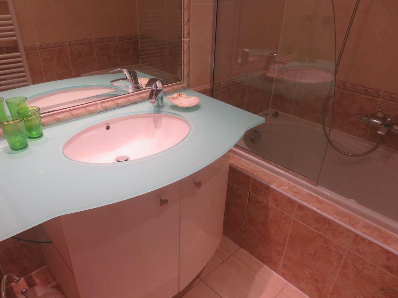 Stunning 2 Bed, 2 Bath Apt On The Cannes Sea Front Has Swimming Pool And Is A Secure Modern Building 464 外观 照片